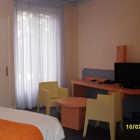 Splendid Centre Gare מלון 3*